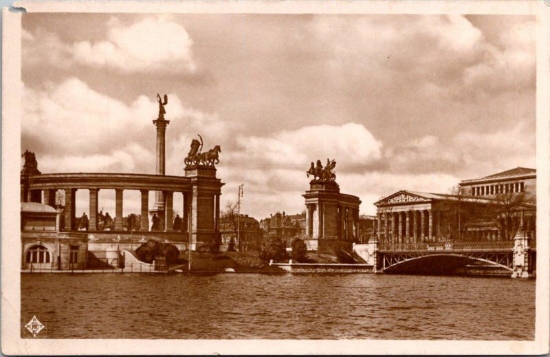 Hungary Budapest Town Park Military Memorial With The Pond