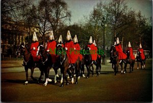 London Postcard - Military - Lifeguards in The Mall  RR15353