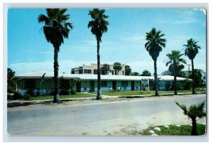 Vintage Oakridge Apartments Daytona Beach FL. Postcard P109E