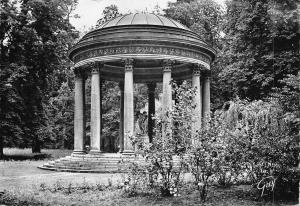 BF76 jardins du petit trianon versailles   France