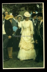 r4636 - Princess Diana in 18th century dress, Fort Edmonton, Canada - postcard