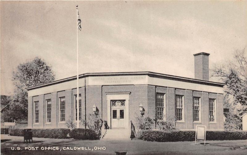 B74/ Caldwell Ohio Postcard Noble County c1940s U.S. Post Office Building