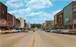 J39/ Kingsport Tennessee Postcard Chrome Broad Street Stores  65