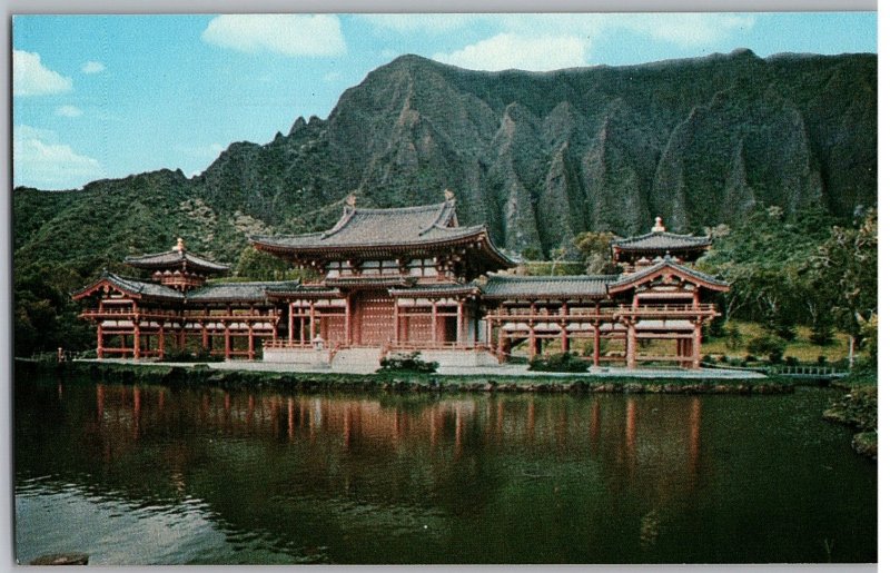 Byodo-In Buddhist Temple Valley of the Temples Memorial Park Hawaii Postcard