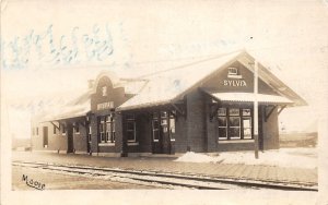 J62/ Sylvia Kansas RPPC Postcard c1910 Railroad Depot Station  39