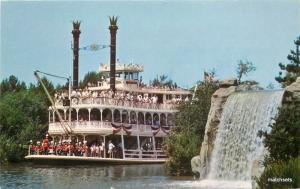 1950s Anaheim California Disneyland Mark Twain Sternwheel postcard 9222