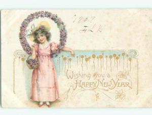 Divided-Back NEW YEAR SCENE Great Postcard W7418