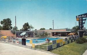 NEW ORLEANS, LA Louisiana  BEL-AIR MOTEL Pool  ROADSIDE c1950's Chrome Postcard