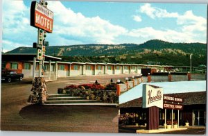 Postcard BC Kamloops Courtesy Inn Motel Harold's Coffee Shop Roadside 1970s K67