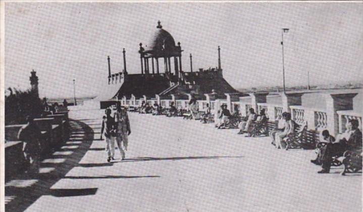 Indian Karachi The Promenade Clifton Beach