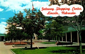 USA Gateway Shopping Center Lincoln Nebraska Chrome Postcard 09.84