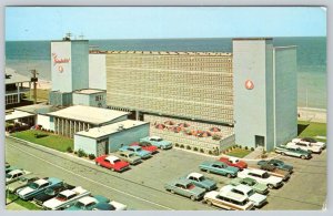 1968 VIRGINIA BEACH VA THUNDERBIRD MOTOR LODGE MOTEL HOTEL CLASSIC CARS POSTCARD