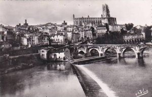 France Albi La Basilique Sainte-Cecile et le Tarne Vue generale Real Photo