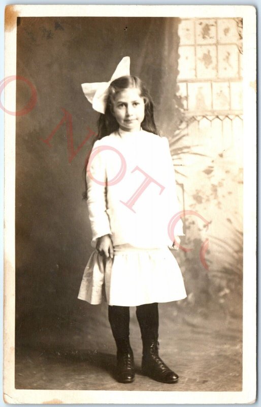 ID'd c1910s Weyauwega, WI Cute 6yo Girl & Letter RPPC Real Photo Callender A140