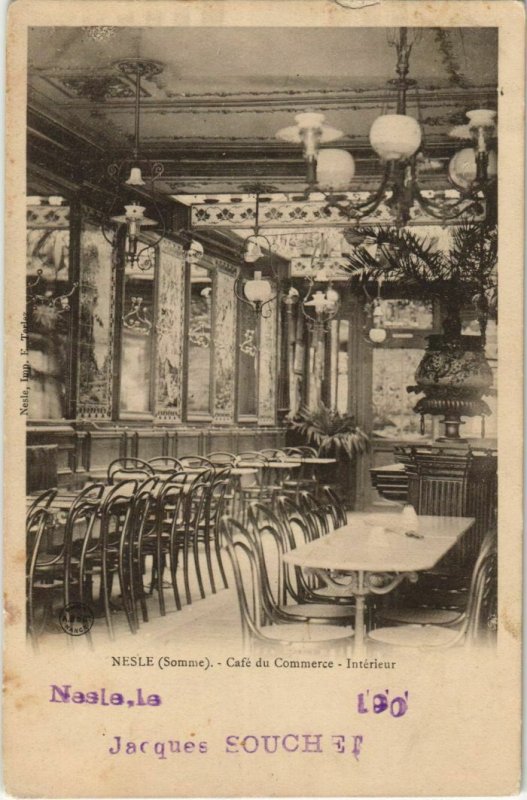 CPA NESLE Café du Commerce Intérieur (750285)