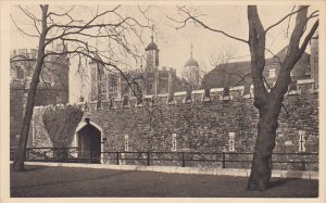 England London Tower Of London General View Showing Ramparts