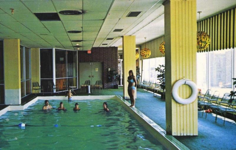 Holiday Inn Thunder Bay Donald Brodie Hotel Interior Pool