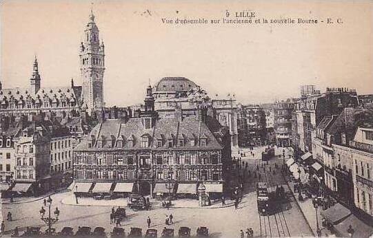 France Lille Vue d'ensemble sur l'ancienne et la nouvelle Bourse