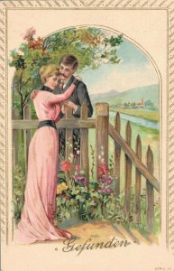 Romantic Couple Vintage Postcard 06.67