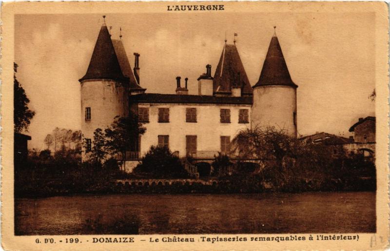 CPA L'Auvergne DOMAIZE Le Chateau. Tapisseries remarquables (407768)