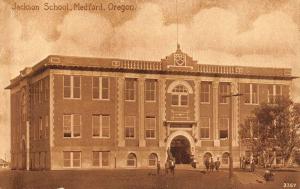 Medford Oregon Jackson School Street View Antique Postcard K42923