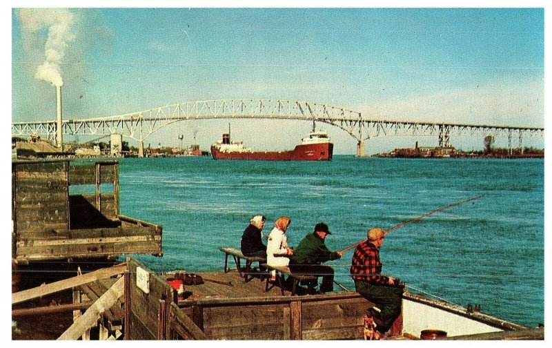 L. L. Cook 1956 Pesca Azul Agua Puente Michigan sin Sellar 7630 