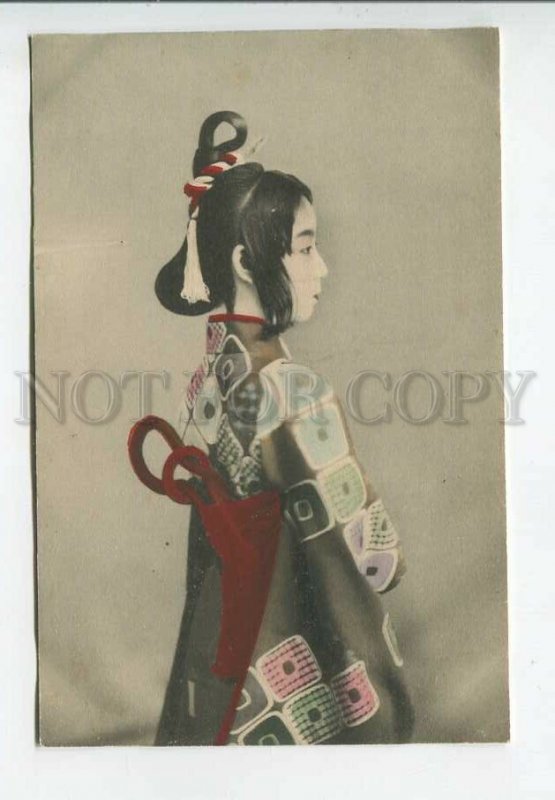 443474 JAPAN Geisha girl in native dress hairstyle Vintage tinted postcard