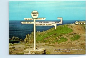 Postcard - The Signpost And First And Last House, Land's End - England