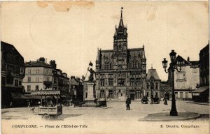 CPA COMPIEGNE - Place de l'Hotel de Ville (423572)