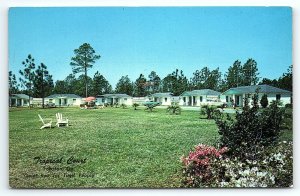 1950s FOLKSTON GA TROPICAL COURT HWY 301 B.H. GOWEN OWNER POSTCARD P3872