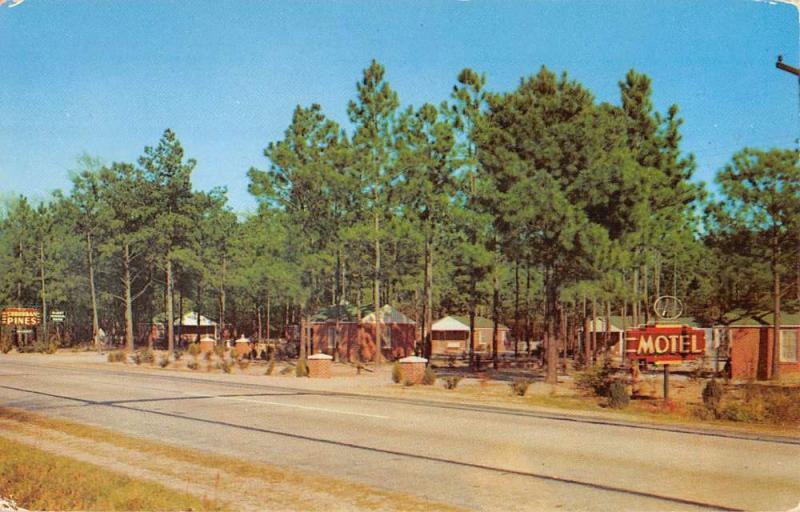 Manning South Carolina Suburban Pines Motel Street View Vintage Postcard K431505