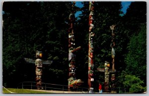 Vtg Vancouver British Columbia BC Totem Poles Stanley Park 1950s View Postcard