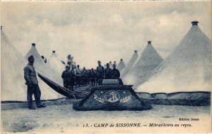 CPA Militaire Camp de SISSONNE - Mitrailleurs au repos (92180)