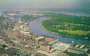 USA Deere & Co. Moline Mississippi River Illinois Chrome Postcard 08.10