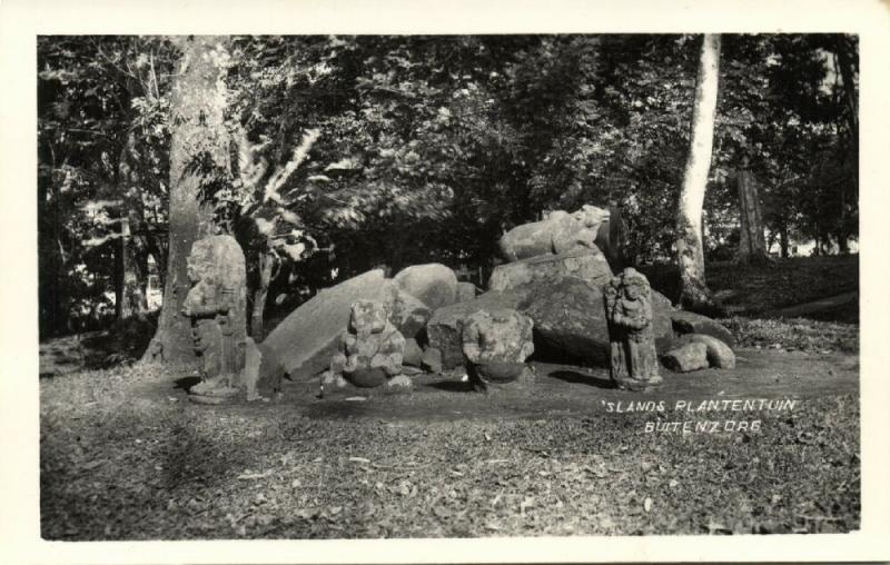 indonesia, JAVA BUITENZORG, Botanical Garden, Stone Figurs (1930s) RPPC