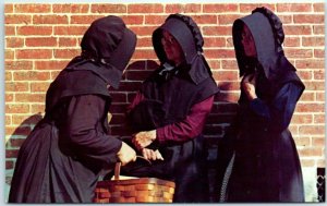 M-4298 A Group of Amish Women in Discussion The Amish Country