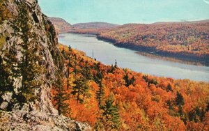 Vintage Postcard 1967 View of Michigan's Lake Of The Clouds Porcupines