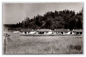 RPPC Avolnlea Bungalow Court Motel Victoria British Columbia Canada Postcard N22