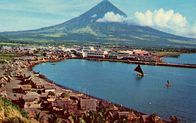 Philippines - Mt Mayon Volcano near Legaspi