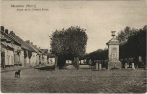 CPA Sissonne Place de la Grande Roize FRANCE (1051981)