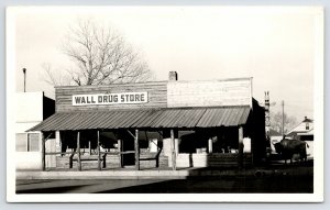 Wall Drug South Dakota~Early view of Rustic Store w/Totem Pole~Steer 1930s RPPC