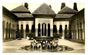 Spain - Granada. The Alhambra  (Lions Court)  *RPPC