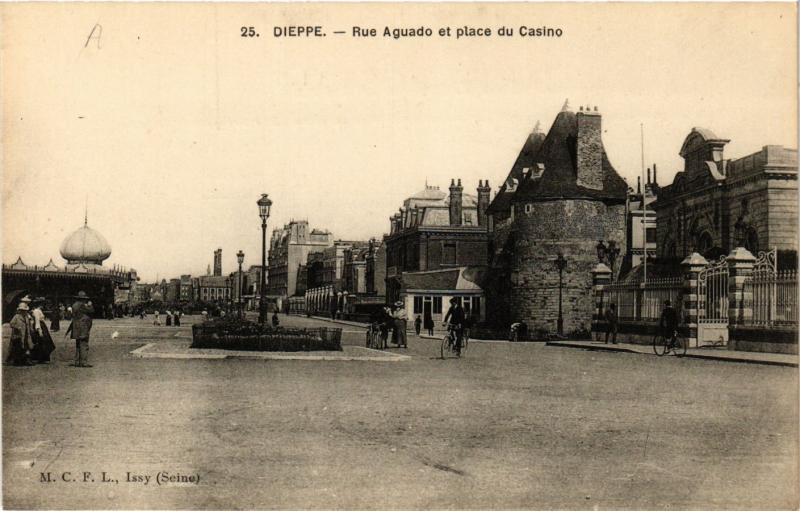 CPA DIEPPE-Rue Aguado et place du Casino (347355)