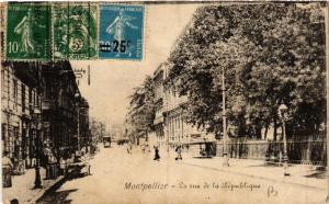 CPA MONTPELLIER - La rue de la République (511236)