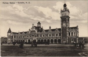 PC NEW ZEALAND, DUNEDIN, RAILWAY STATION, Vintage Postcard (B41589)