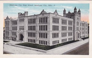 OKLAHOMA CITY, Oklahoma, 10-20s; High School