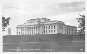 RPPC WAR MEMORIAL CENOTAPH AUCKLAND NEW ZEALAND REAL PHOTO POSTCARD (1920s)