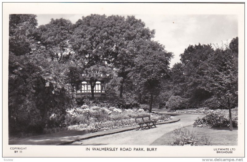 RP: BURY , England, 30-50s ;  In Walmersley Road Park