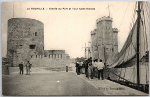 La Rochelle Entree du Port et Tour Saint-Nicolas France Tower Postcard