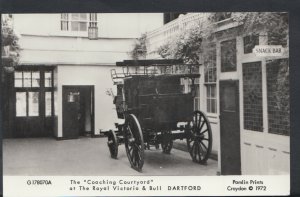 Kent Postcard - Coaching Courtyard, The Royal Victoria & Bull, Dartford   U926